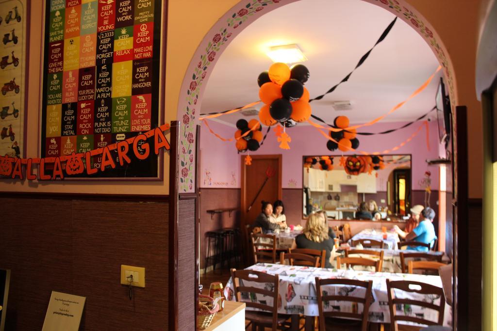 Hostal Legend R.g.